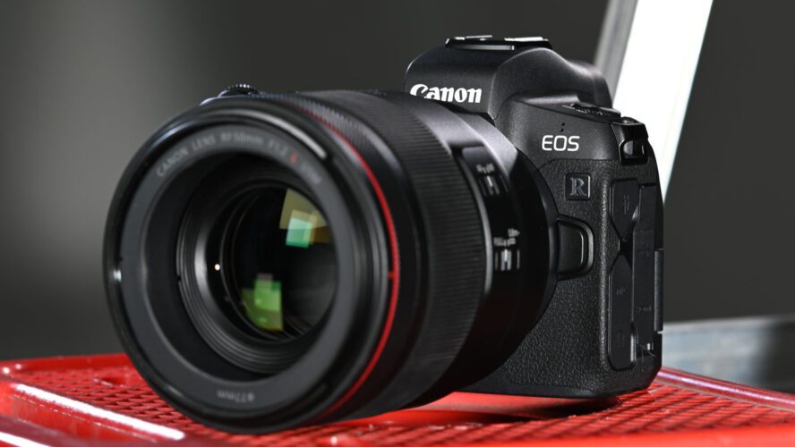 Canon EOS R Mirrorless Camera + 24-105mm f/4-7.1 Lens Giveaway