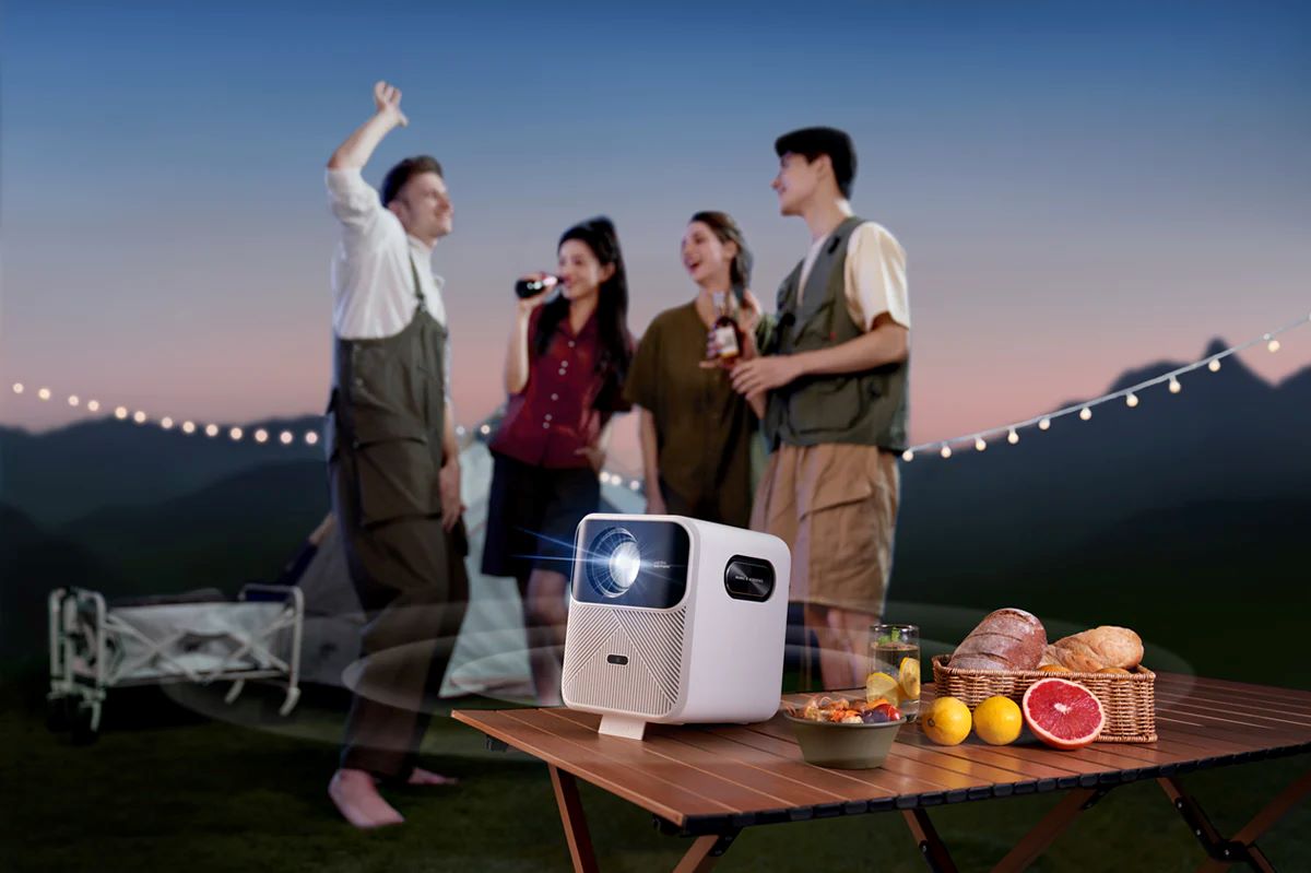 Mozart 1 LCD Projector with External Sound Giveaway