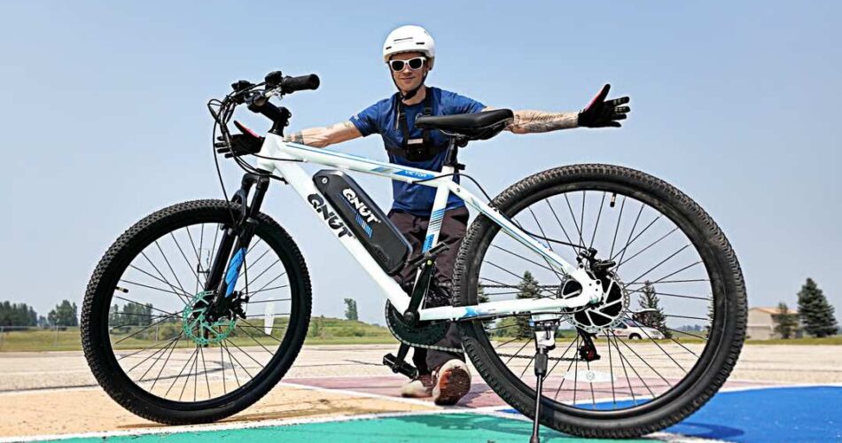 Win Free Qnutbike Victor eBike Worth $449 September Giveaway