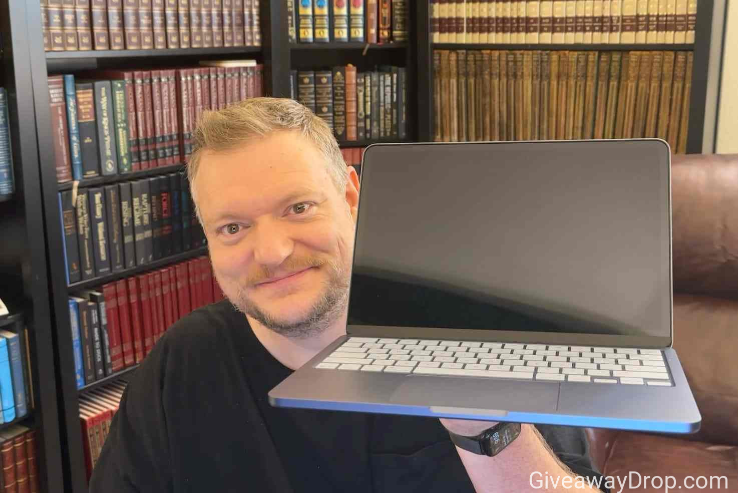 Author Media: Macbook Neo Giveaway